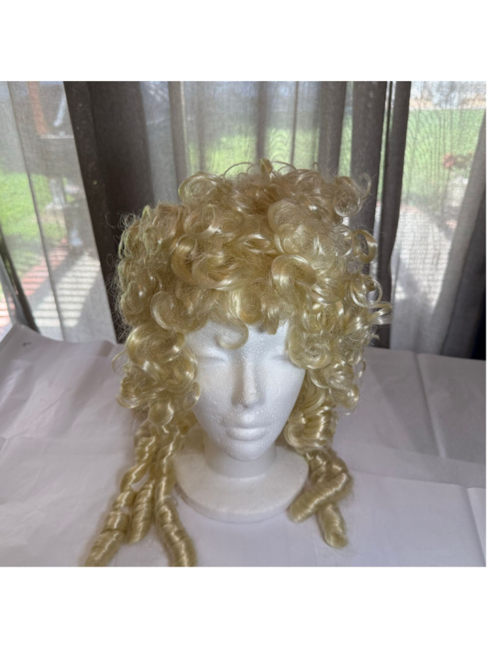 Goldie Locks curly platinum blonde wig realistic looking acrylic hair costume